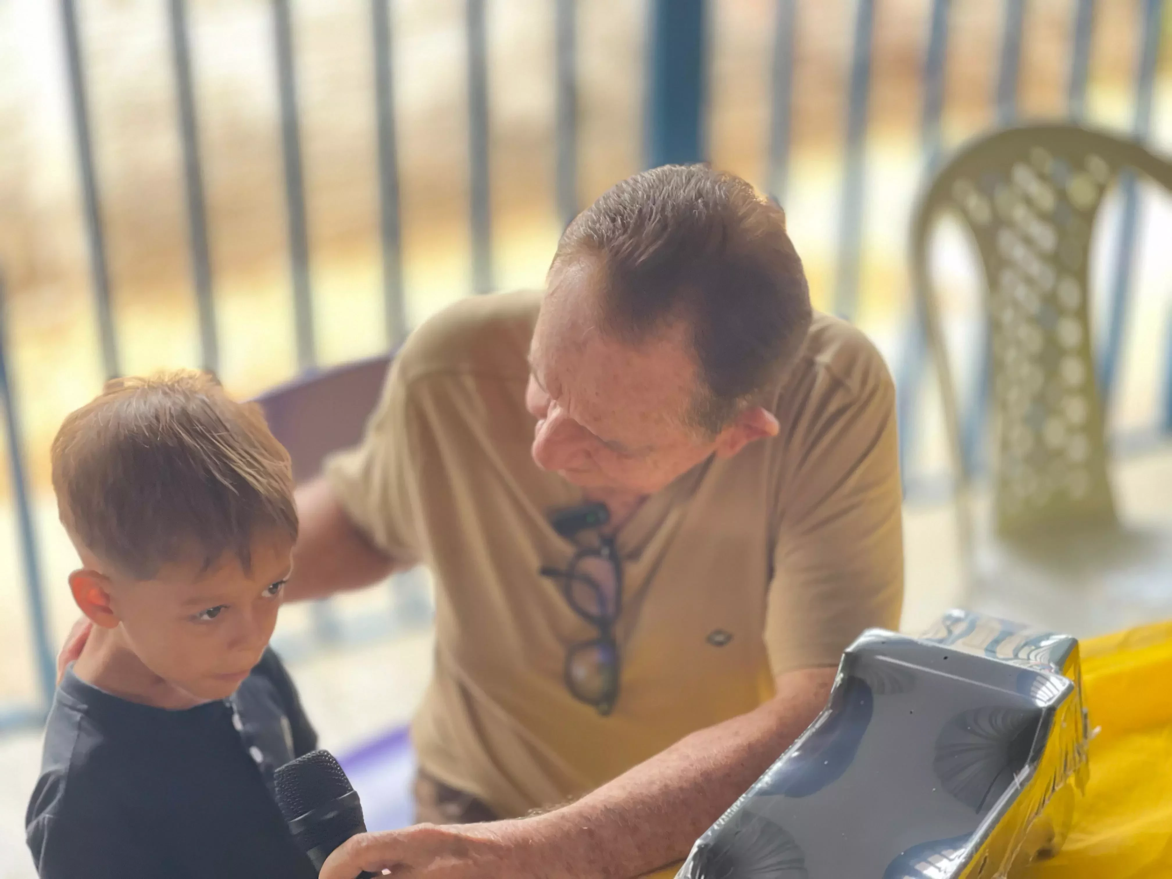 Prefeito Dr.Wagner e Secretária distribuem Brinquedos nas Escolas de Uruçuí - Imagem 2