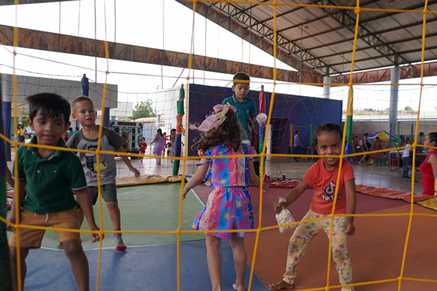 ITAINÓPOLIS: Escolas municipais festejam data alusiva ao dia das crianças.