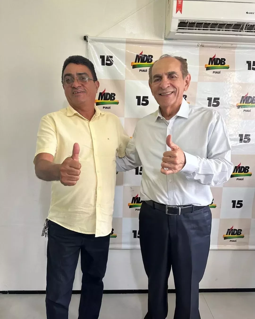 Pref. Marcelino Almeida e irmão eleito se reúne com senador Marcelo Castro - Imagem 1