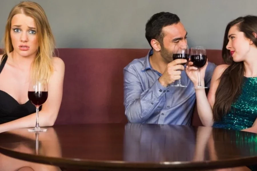 Estes 3 signos vão pegar o ex de um amigo até o fim do ano; fique de olho