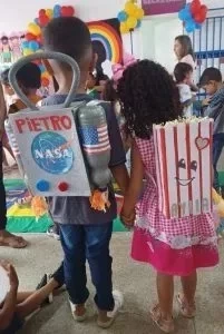 Centro Educacional Padre Pequeno Realiza Dia do Cabelo Maluco e Mochila Mal - Imagem 6