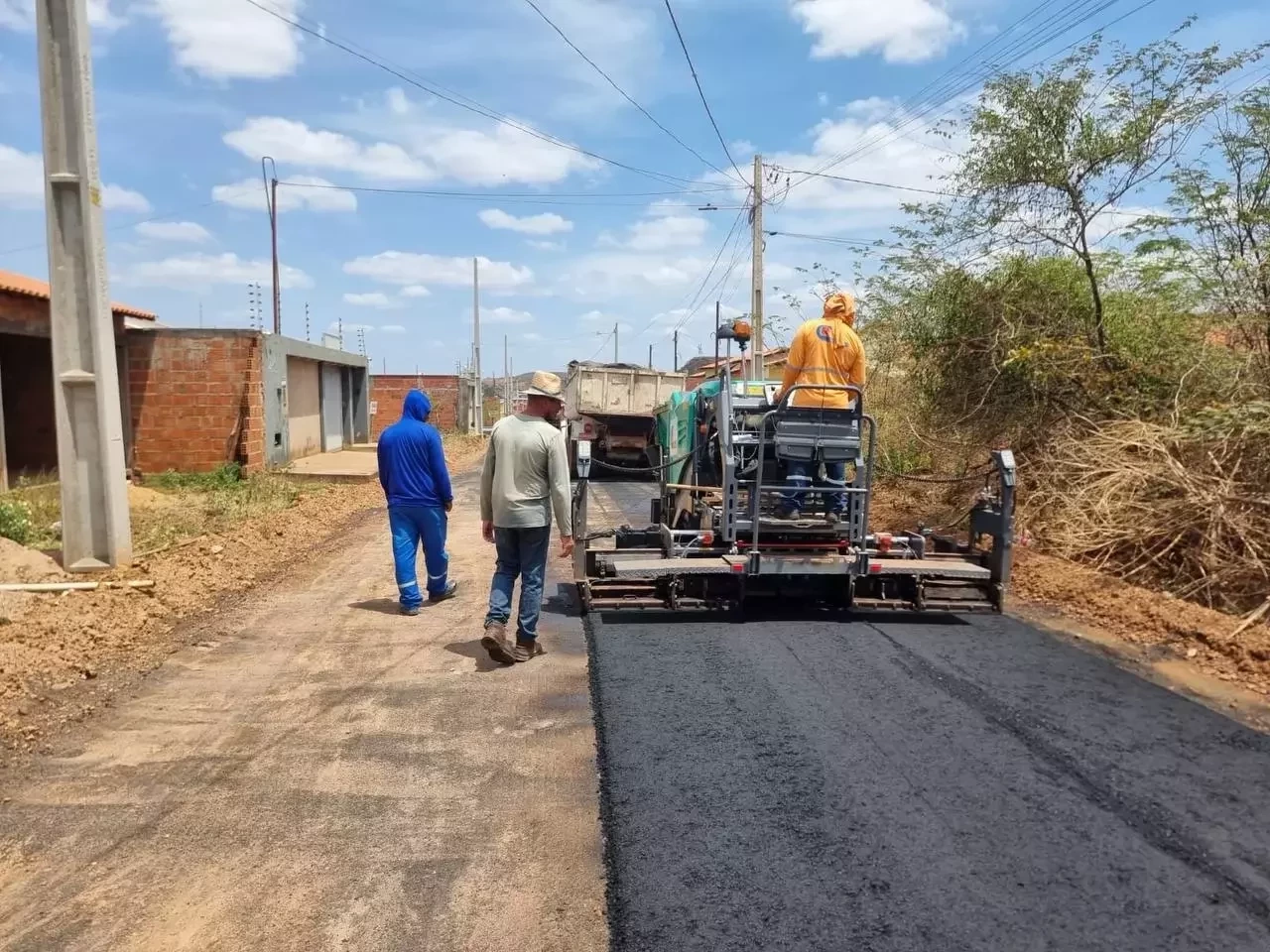 Prefeitura faz asfaltamento do Elisabeth Sá e Avenida João Ferraz em Oeiras - Imagem 2