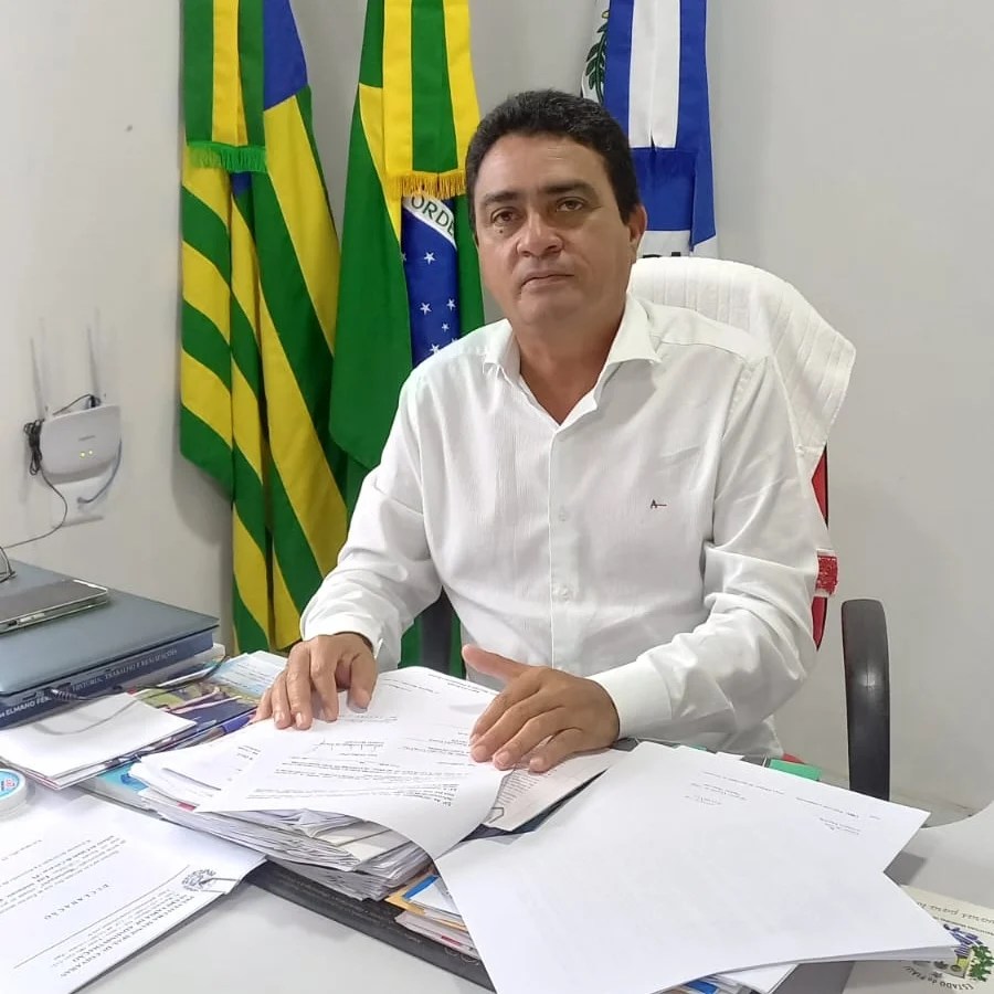 OBRAS DE COIVARAS: ESTÁDIO MUNICIPAL DE FUTEBOL EM FASE DE CONCLUSÃO