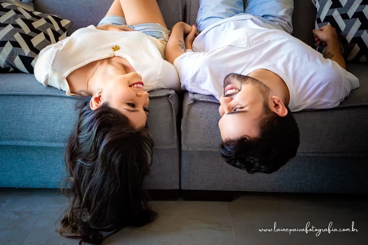 Quais as melhores posições para o casal fazer sexo no sofá ? 