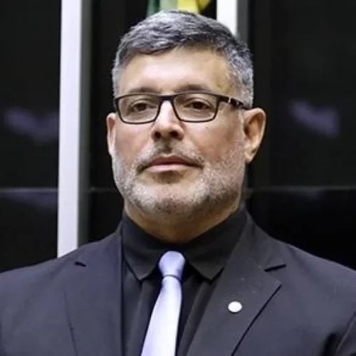 Descubra quais os famosos que estão disputando as eleições - imagem 124130