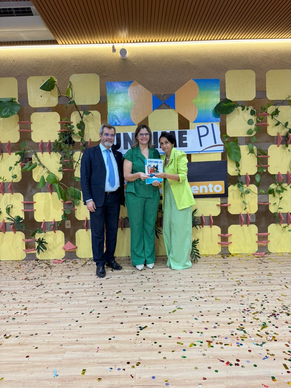 Prefeitura de Uruçuí Recebe Prêmio VAAR da UNDIME em Reconhecimento às Polí