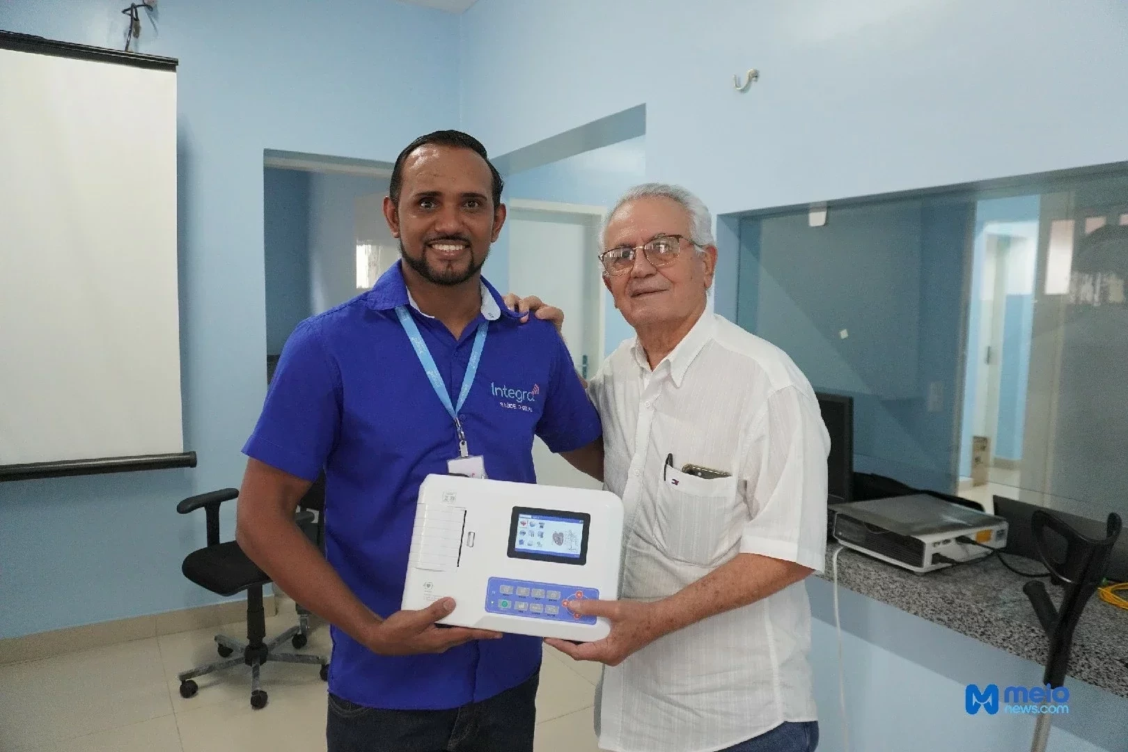 Entrega do eletrocardiógrafo 