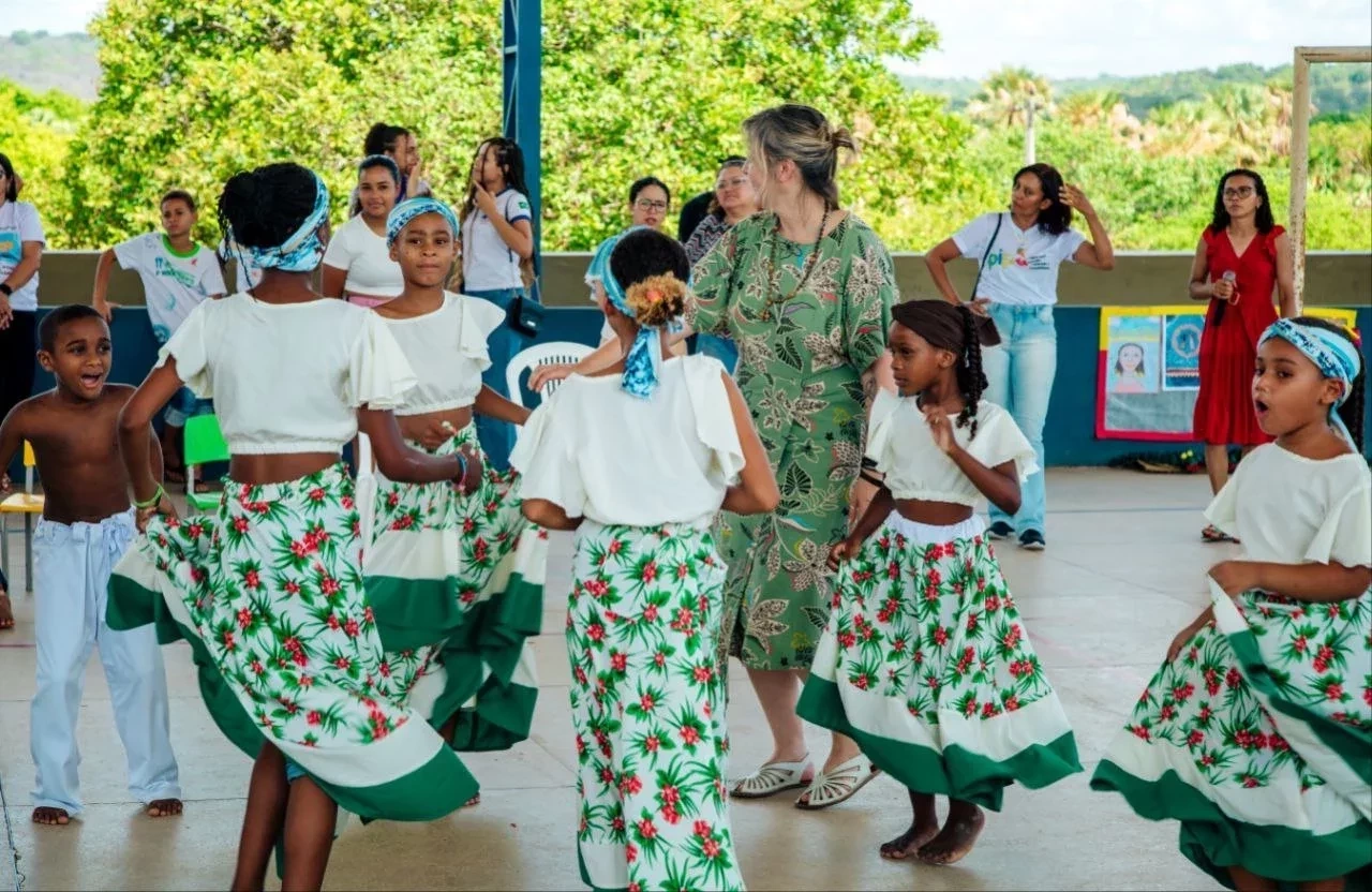 11ª FLOR: Penélope e Heloisa Pires visitam escolas municipais em Oeiras - Imagem 2