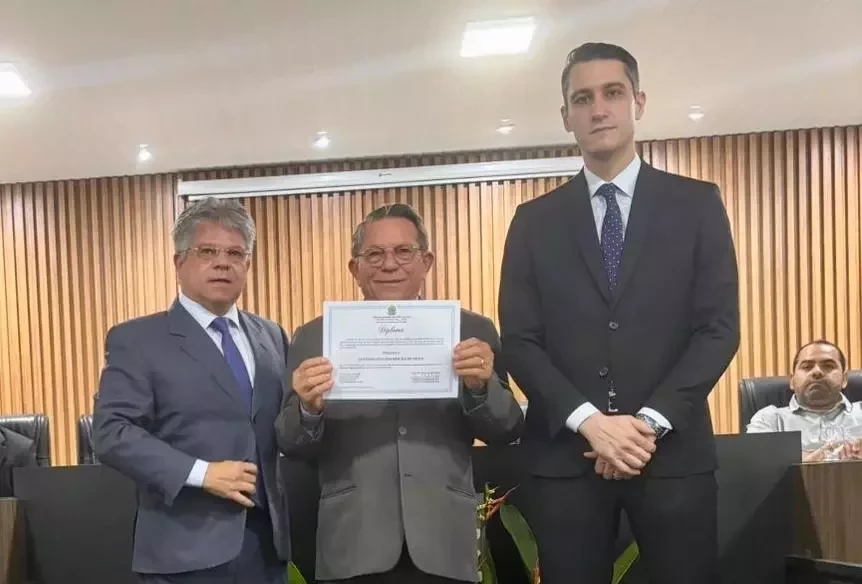 Antônio Avelino Rocha de Neiva é Diplomado Prefeito de Porto Alegre do Piau - Imagem 2