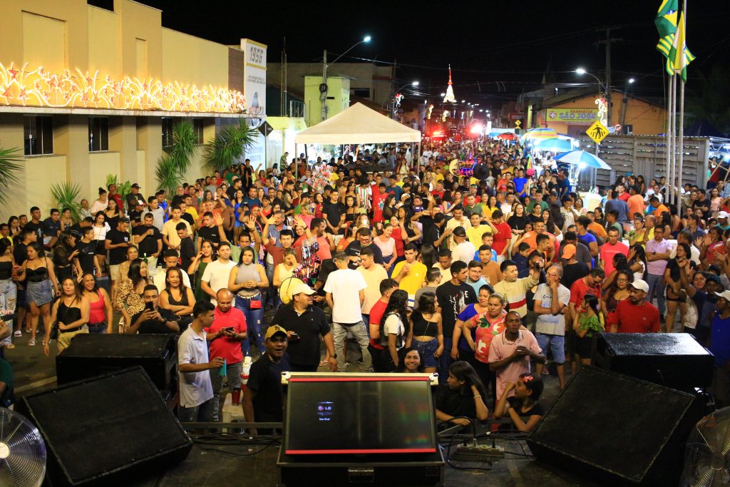 Shows Musicais animam o Natal Luz 2024 em Luzilândia