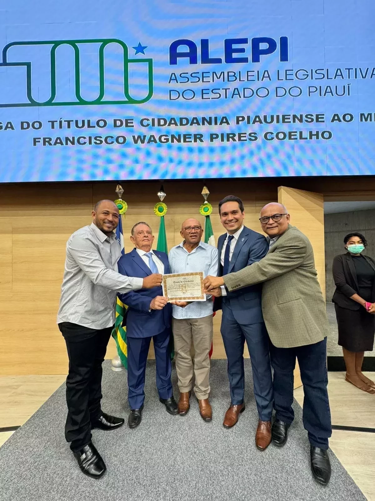 Dr. Wagner Coelho recebe título de Cidadão Piauiense em solenidade na ALEPI - Imagem 1