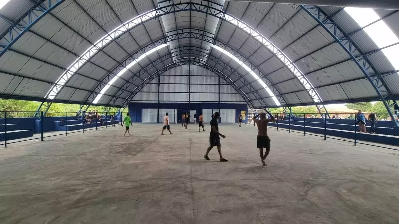 Zé Raimundo entrega quadra de esportes no povoado Exu, zona rural de Oeiras - Imagem 2