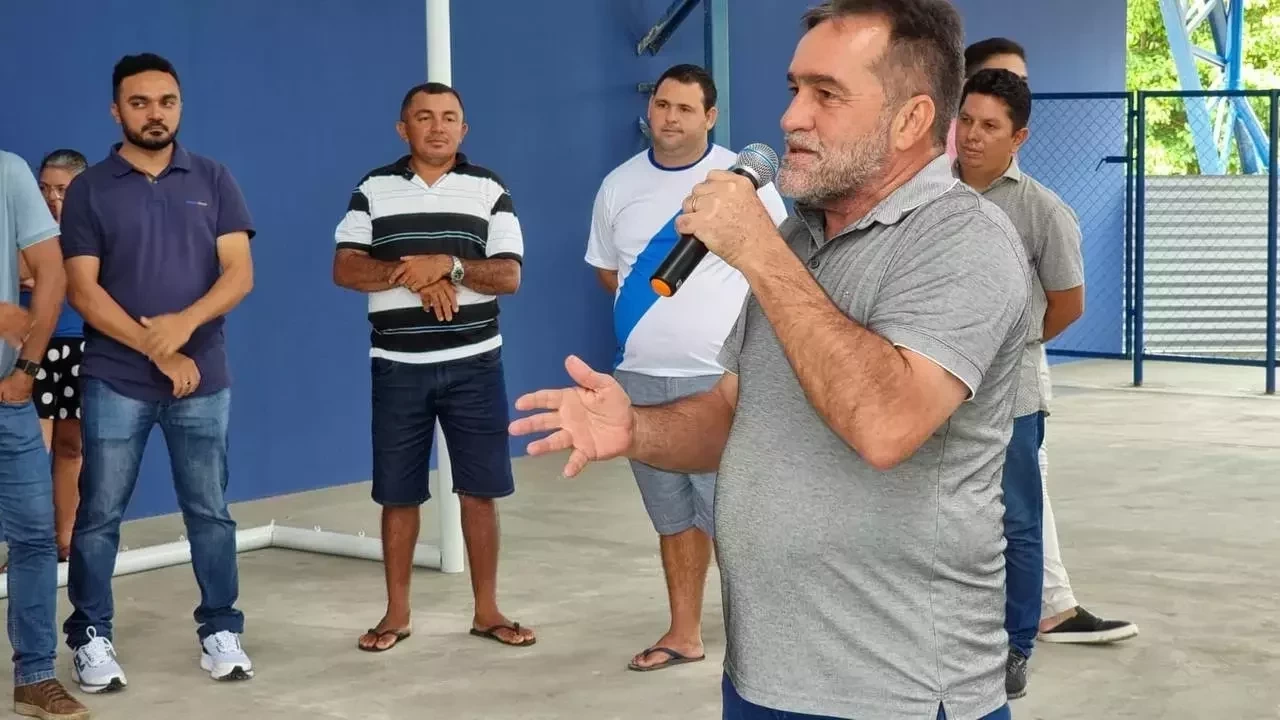 Zé Raimundo entrega quadra de esportes no povoado Exu, zona rural de Oeiras - Imagem 3
