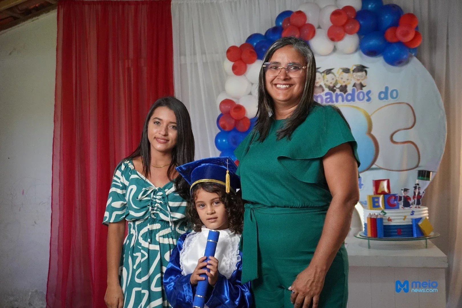 Escola Raimundo Antônio Ferreira encerra ano letivo com ensaio fotográfico. - Imagem 5