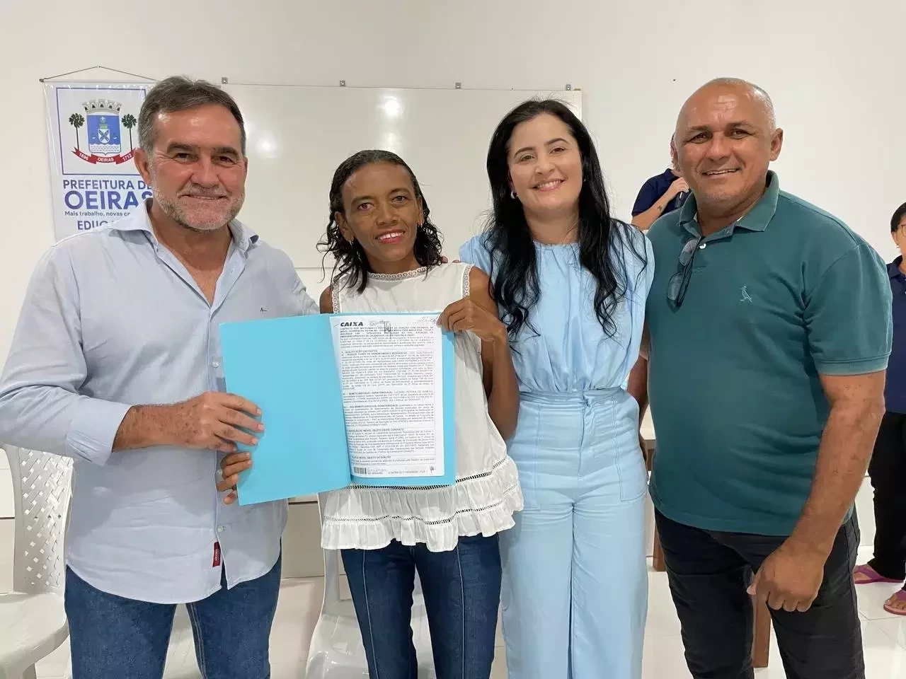 Zé Raimundo entrega escrituras aos moradores do Alto do Canela em Oeiras - Imagem 3