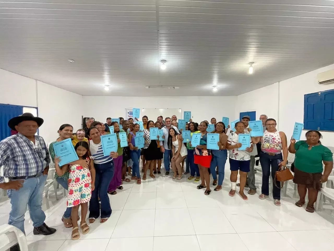 Zé Raimundo entrega escrituras aos moradores do Alto do Canela em Oeiras - Imagem 1