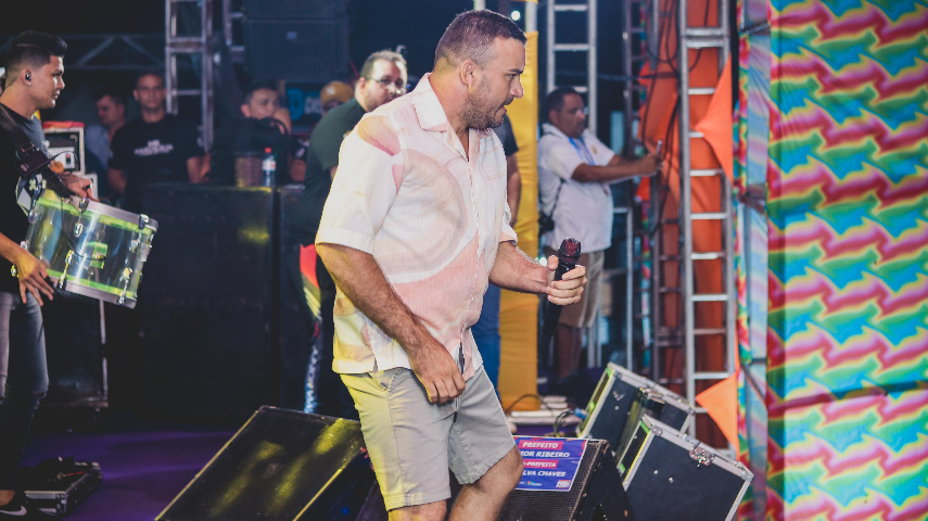 Carnaval de Água Branca: Júnior Vianna abre 1º dia de folia