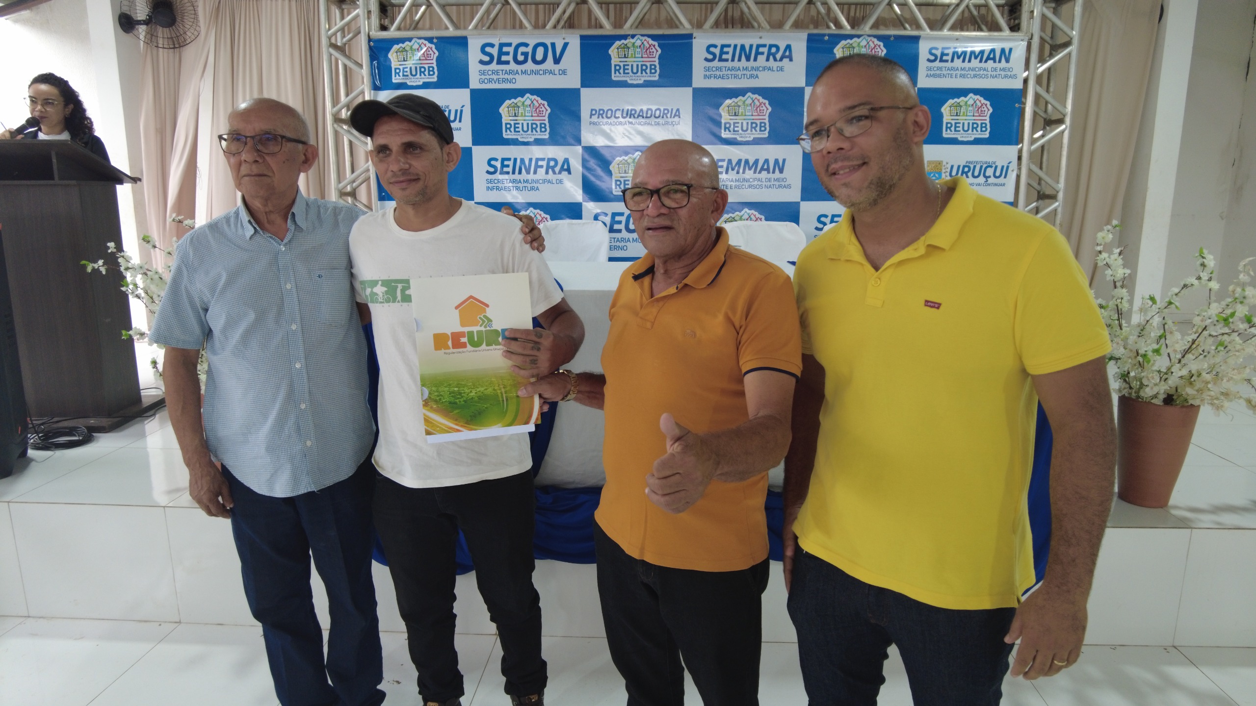 Prefeitura de Uruçuí comemora a entrega de Mais de 70 Certidões de Regulari - Imagem 2