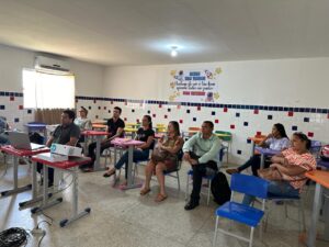 Secretaria Municipal de Educação realizou hoje uma reunião com o Tema: Busc - Imagem 4