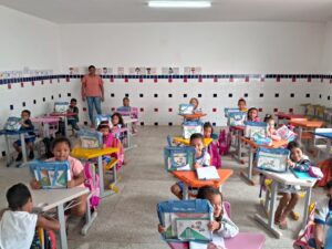 Secretaria Municipal de Educação Entregam Livros Didáticos para Educação  - Imagem 4