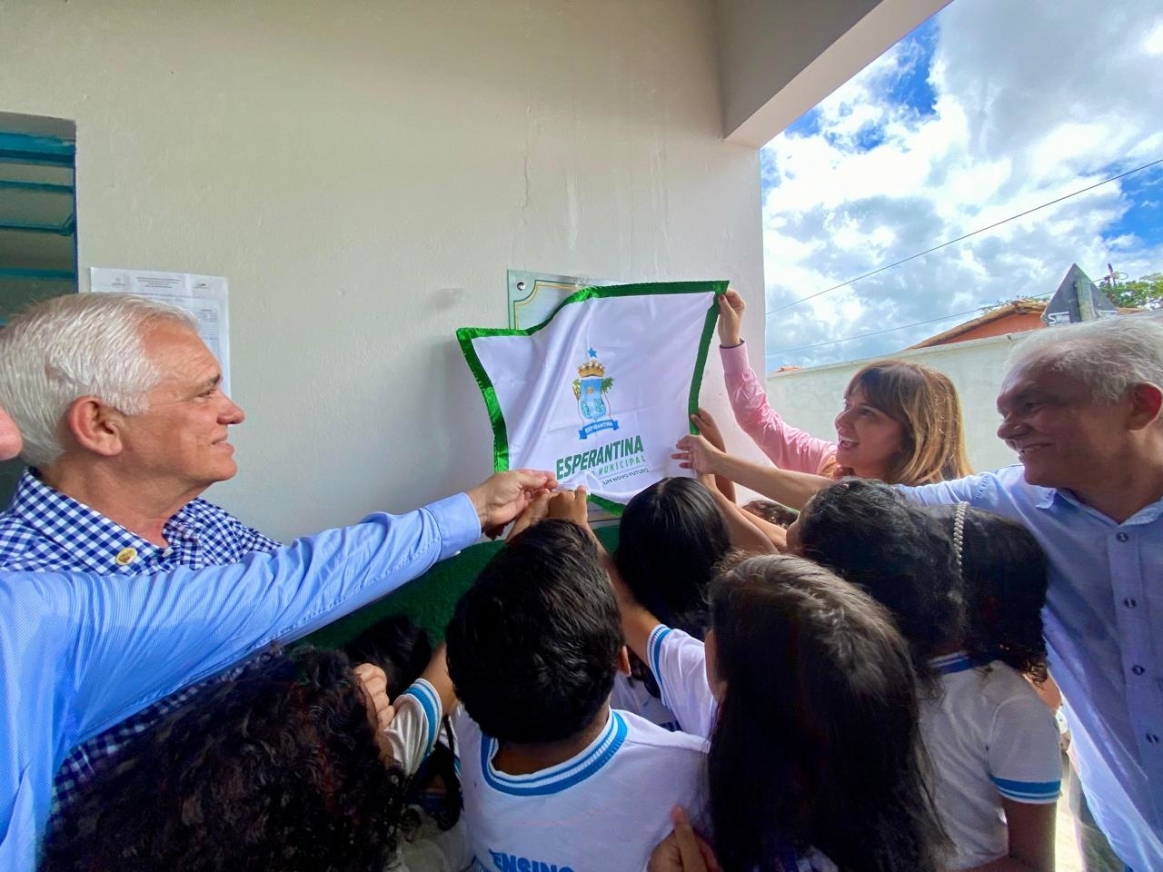 Prefeitura realizou a reinauguração da Escola Municipal Gervásio Lages.
