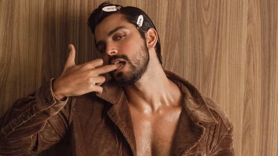 Se surpreenda com esses oito atores brasileiros que se assumiram LGBT - imagem 119363