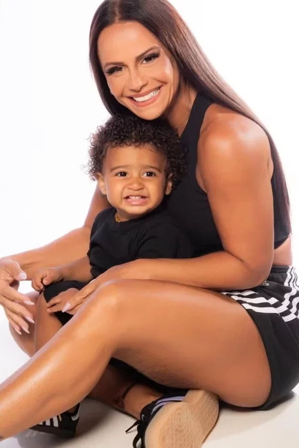 Conheça seis famosas que não pouparam esforços para realizar o sonho de ser mãe - imagem 119606