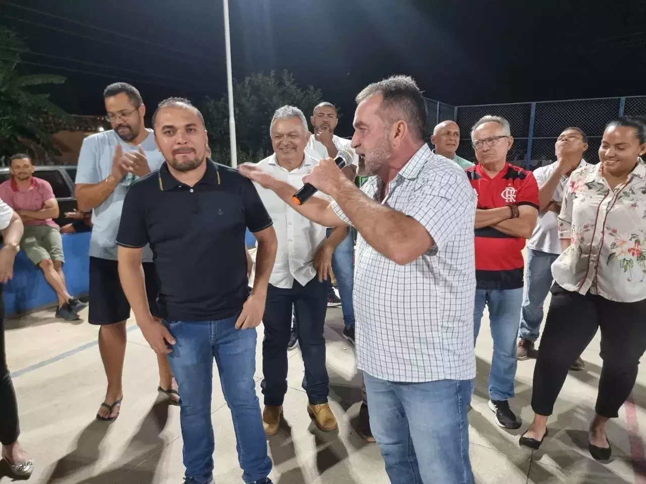 Zé Raimundo entrega trator para produtores do Riacho Fundo, em Oeiras - Imagem 2