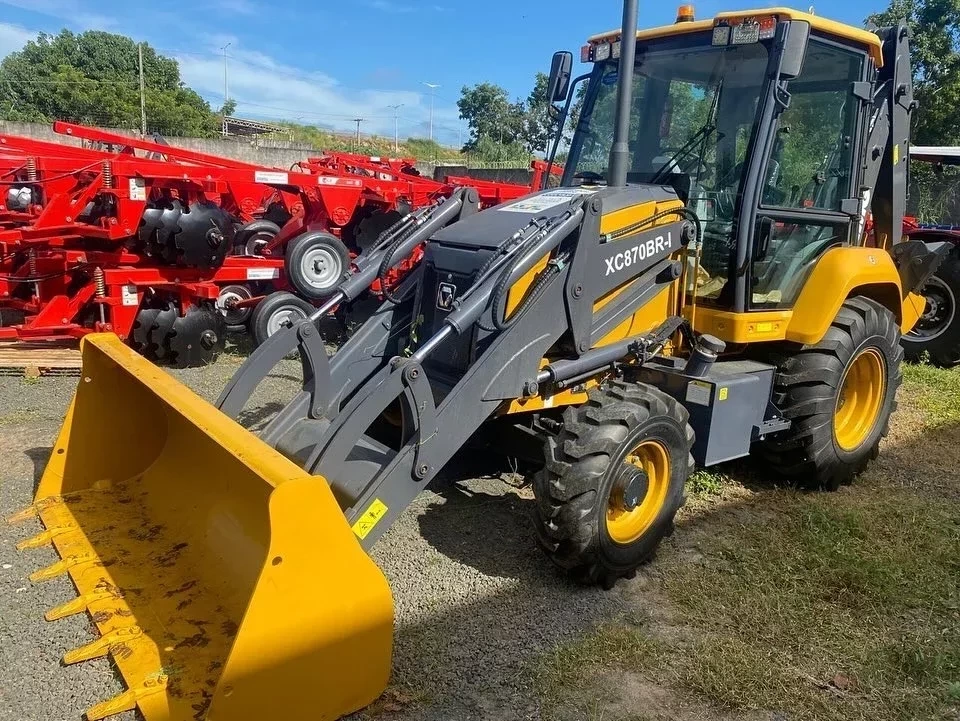 Oeiras recebe retroescavadeira para impulsionar infraestrutura no município - Imagem 2