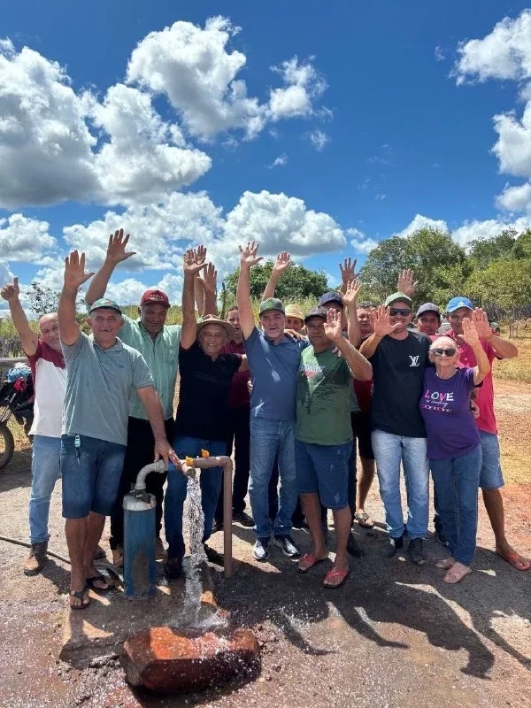 Prefeito Zé Raimundo entrega sistema de abastecimento d´água no Riachão - Imagem 1
