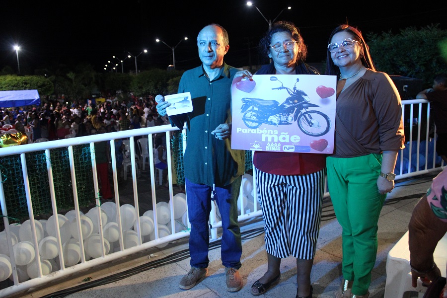 Milhares de mães prestigiam festa da Prefeitura em sua homenagem