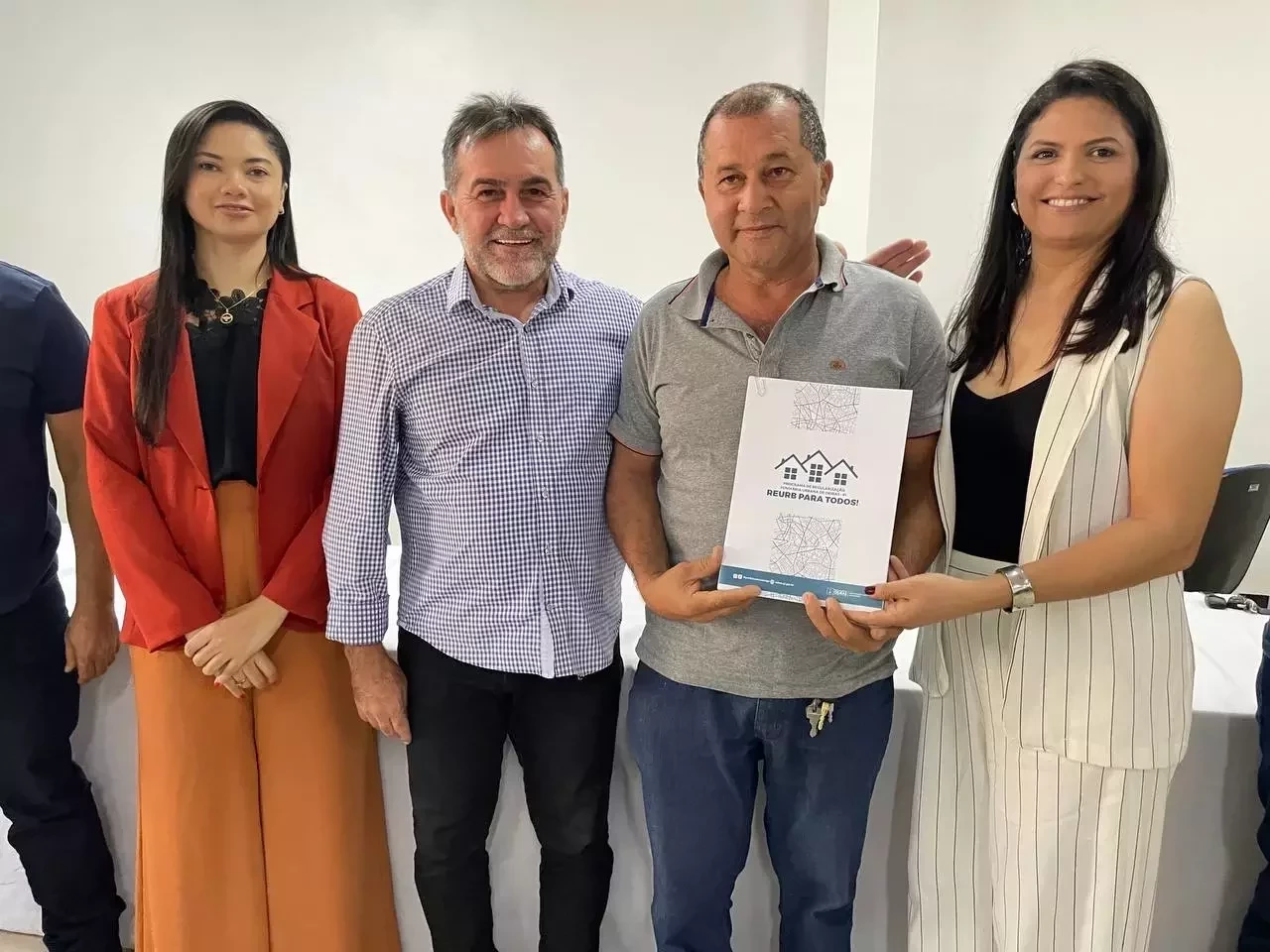 Zé Raimundo entrega mais 99 títulos de regularização fundiária em Oeiras - Imagem 2