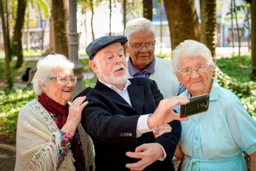 Conheça os signos que mais demoram para envelhecer