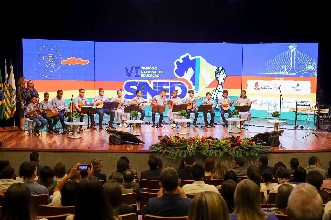 Bandolins das escolas de Oeiras abrem Simpósio Nacional de Educação (SINED) - Imagem 1