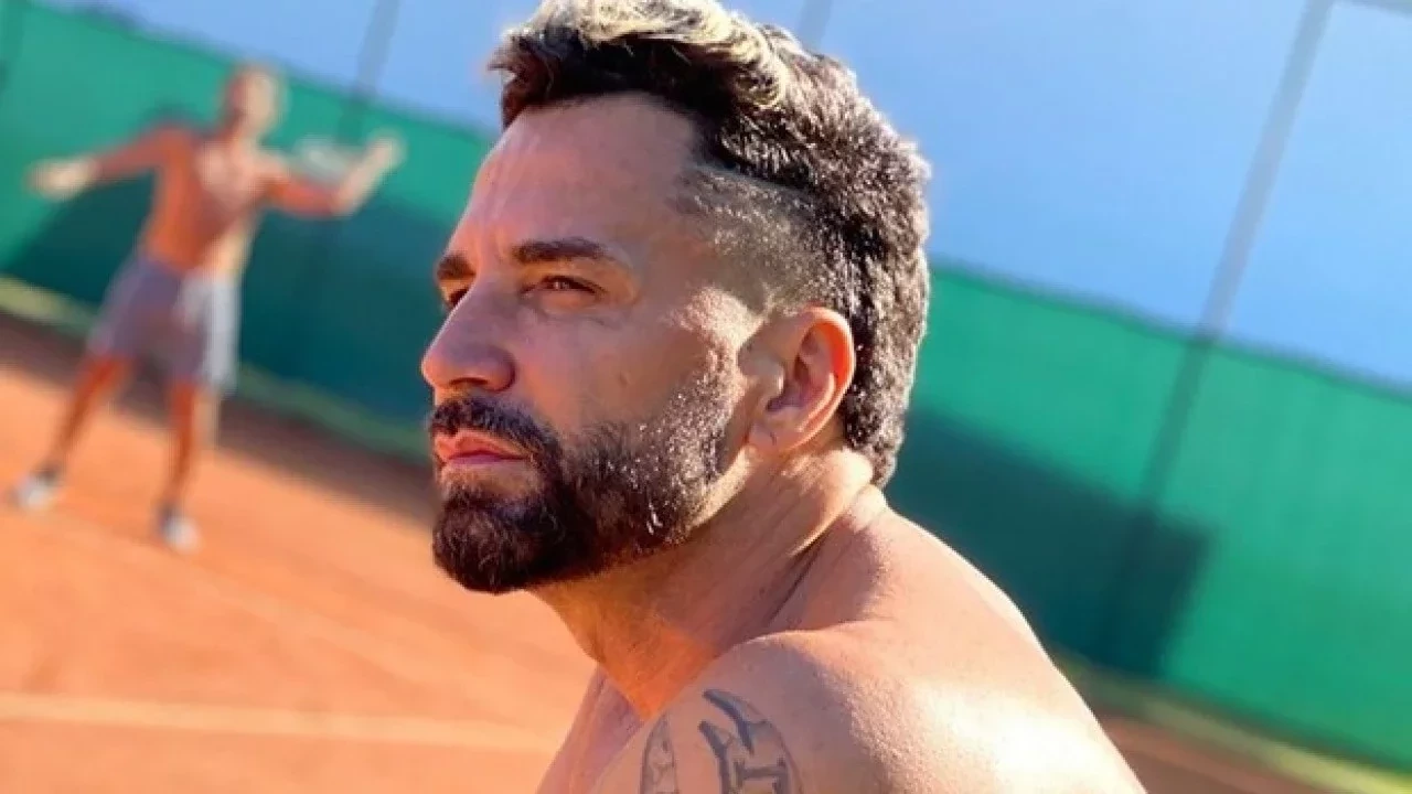 Além de Tony Salles, relembre outros famosos que  já posaram nus - imagem 121090