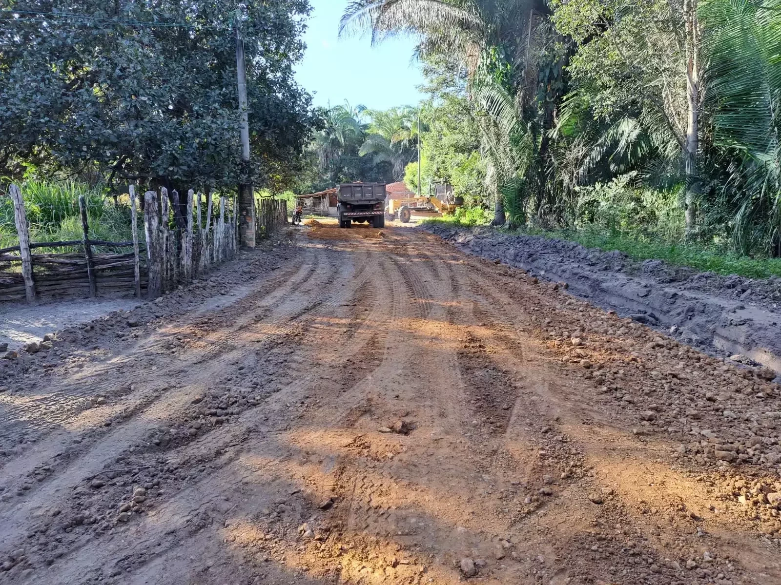 Prefeitura de São João do Arraial intensifica recuperação de estradas  - Imagem 1