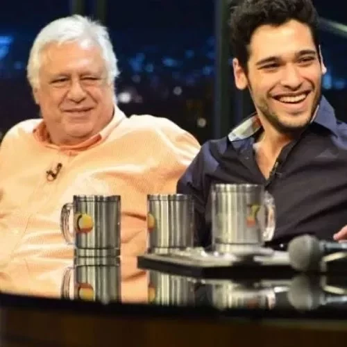 Famosos que tem filhos LGBTQ+ e você não sabia - imagem 122125