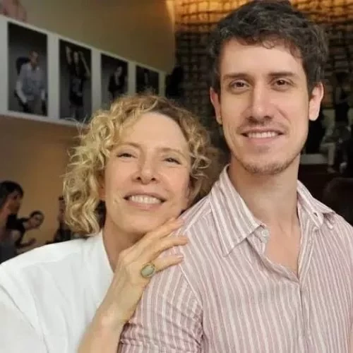 Famosos que tem filhos LGBTQ+ e você não sabia - imagem 122124