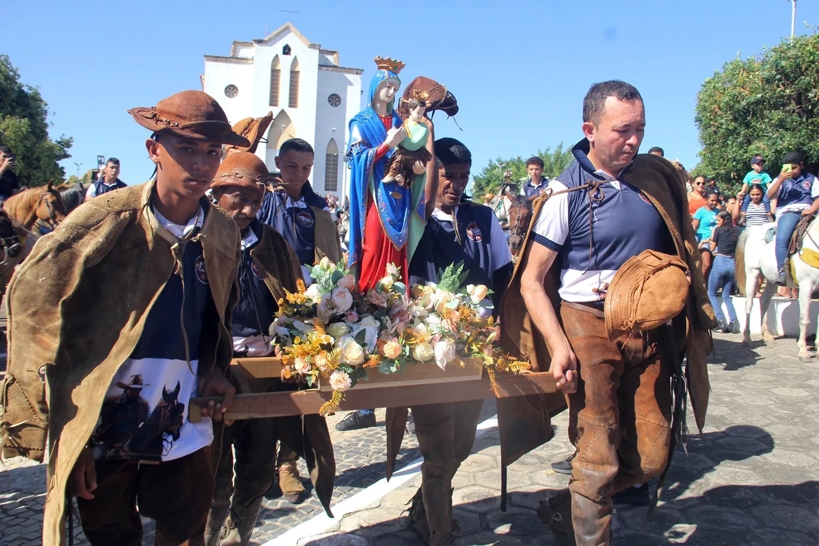 Mega Cavalgada reúne mais de mil vaqueiros em Água Branca - Imagem 3