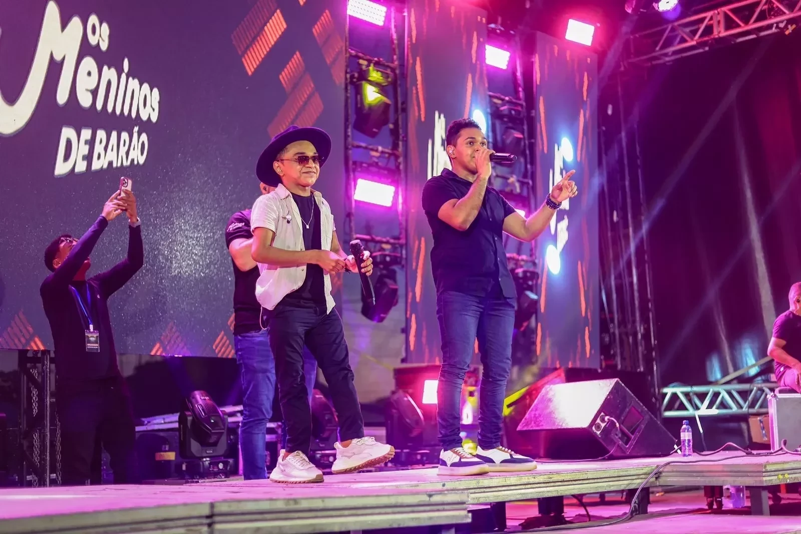 João Gomes atrai multidão no encerramento da Mega Cavalgada de Água Branca - Imagem 2