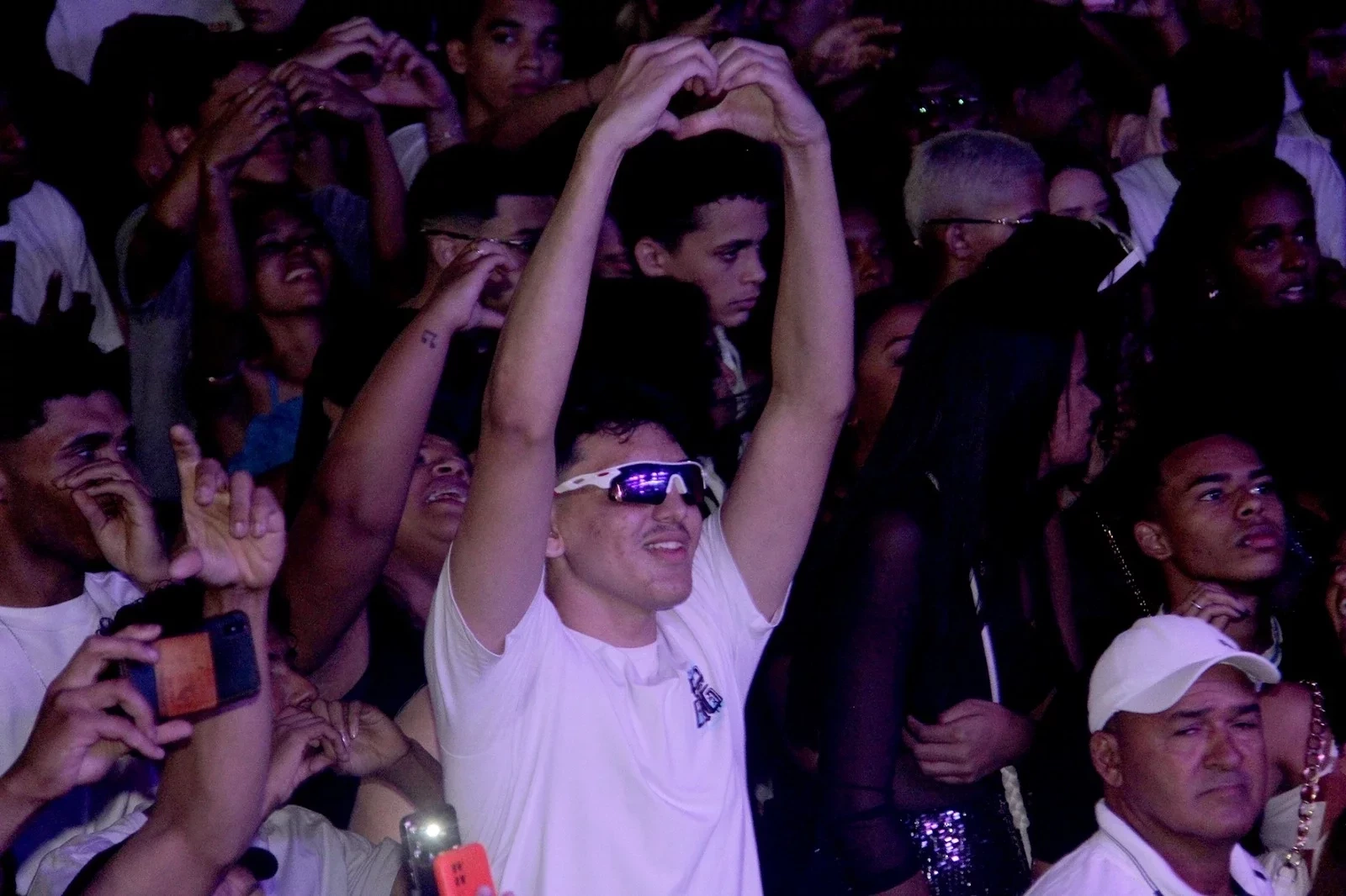 Multidão lota Praça de Eventos para os shows - Imagem 5