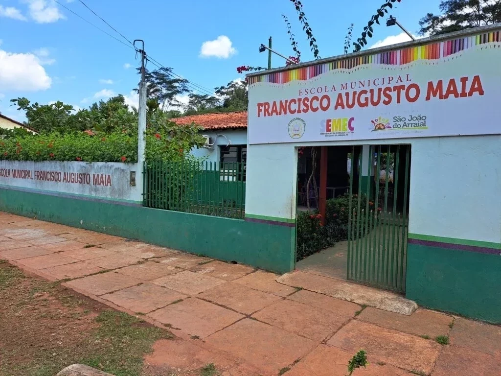 Escola Rosa Barbosa e Augusto Maia estão sendo reformadas e ampliadas  - Imagem 1