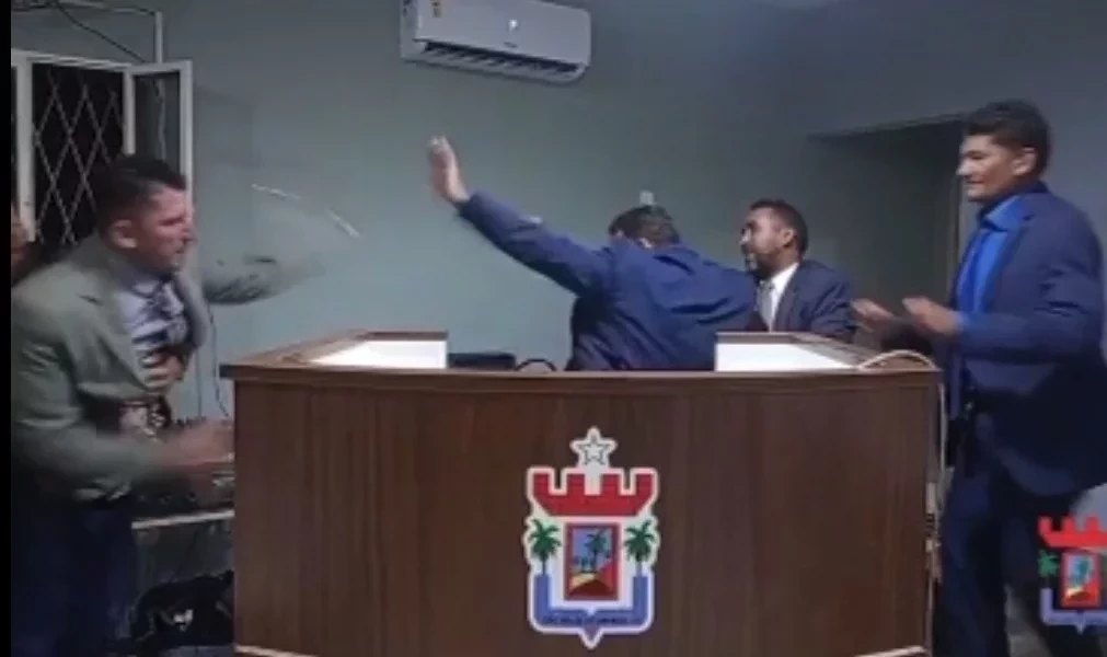 Presidente da Câmara municipal de São João do Arraial é agredido por colega - Imagem 1