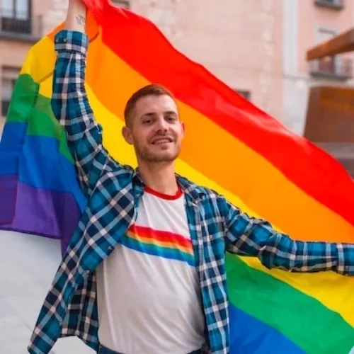 Saiba quais os 3 signos mais gays do zodíaco; o último é o mais alegre! - imagem 123575