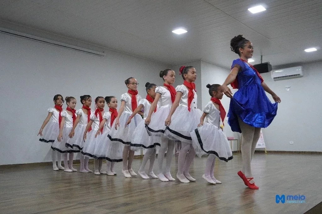 Itainópolis: Grupo Ballet Encanta Público em  primeira mostra de balé. - Imagem 10