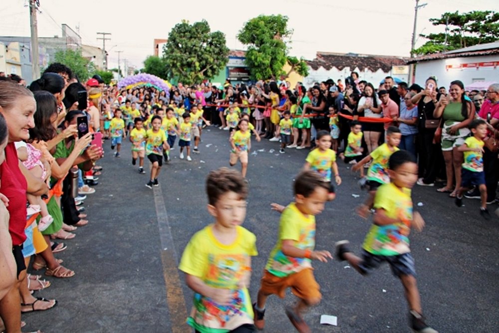 Multidão prestigia grande festa em alusão ao Dia das Crianças em Santo Antônio de Liboa - Imagem 1