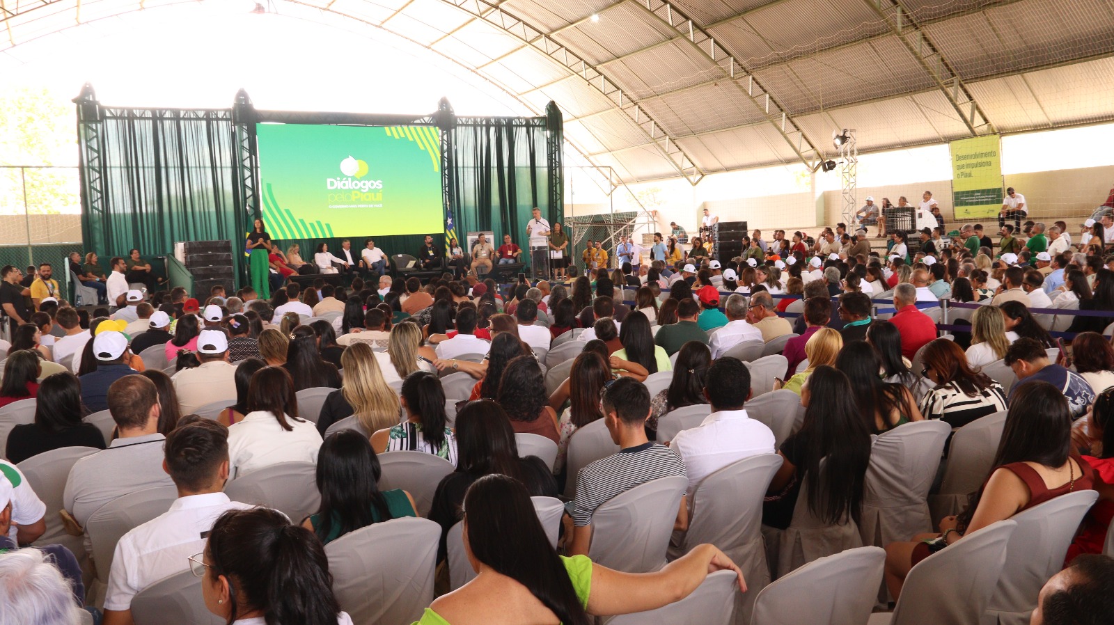 Governador Rafael Fonteles inaugura obras e anuncia novos investimentos em Valença do Piauí - Imagem 3