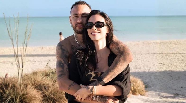 Bruna Biancardi reage após jornal apontar suposta crise na relação com Neymar