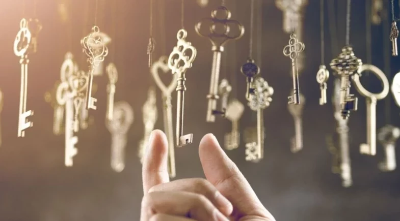 Simpatia da chave promete atrair boas energias e emprego; saiba como fazer!