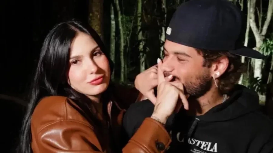 Zé Felipe posta print de chamada de vídeo com Ana Castela com emoji de coração